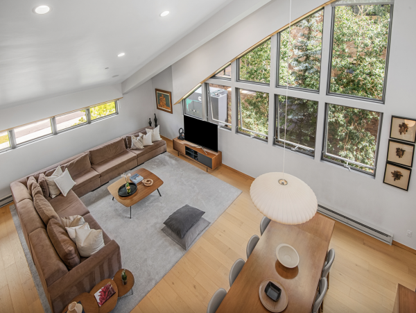 Luxury Vail Village 4 Bedroom Vacation Condo - Walk to Lifts